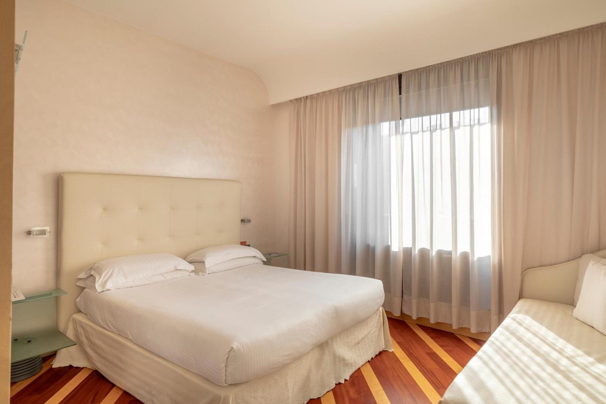 Hotel Sanpi Milano — Photos 2